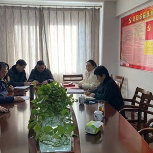 梁紅群赴阜陽潁州臨泉商會黨支部開展走訪調研